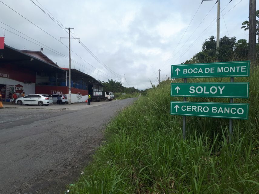 Son 25 kilómetros de distancia entre el cruce de Horconcitos en la carretera interamericana hasta Soloy. De estos 16 kilómetros atraviesan el corregimiento de Boca del Monte por lo que piden al MOP una nueva calle.