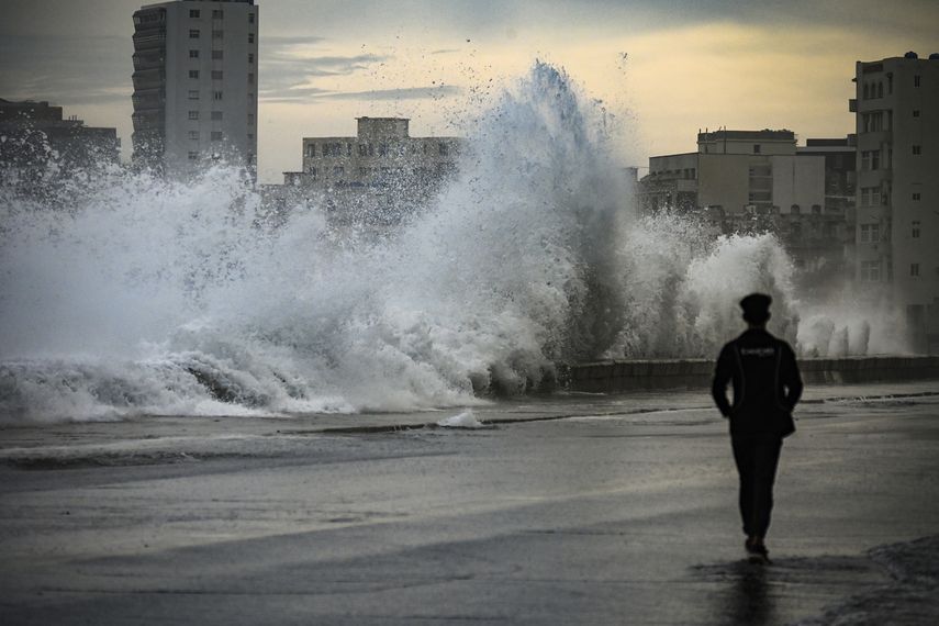 Con 11,2 millones de habitantes y 15 provincias, Cuba está unificada en un solo sistema eléctrico, al cual aportan ocho grandes termoeléctricas.