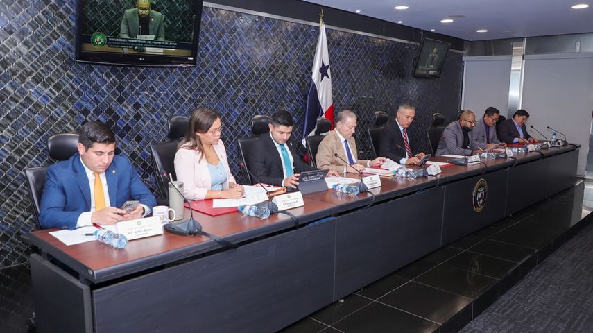 El documento autoriza la transferencia de recursos de diferentes dependencias del Estado a la CSS. El documento autoriza la transferencia de recursos de diferentes dependencias del Estado a la CSS.