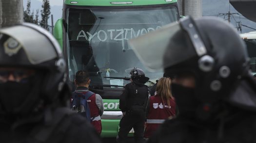 Docentes han puesto en marcha acciones de protestas, elevando tensiones con la Policía. EFE Docentes han puesto en marcha acciones de protestas, elevando tensiones con la Policía. EFE