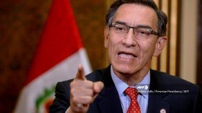 Congreso de Perú debate moción para destituir al presidente Vizcarra