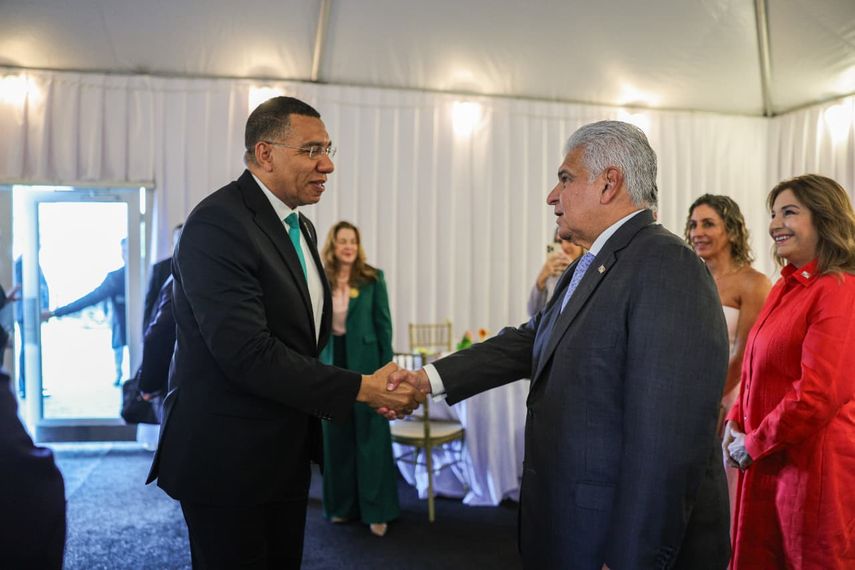 Comienza en Panamá foro económico que reúne a presidentes de ocho países de Latinoamérica