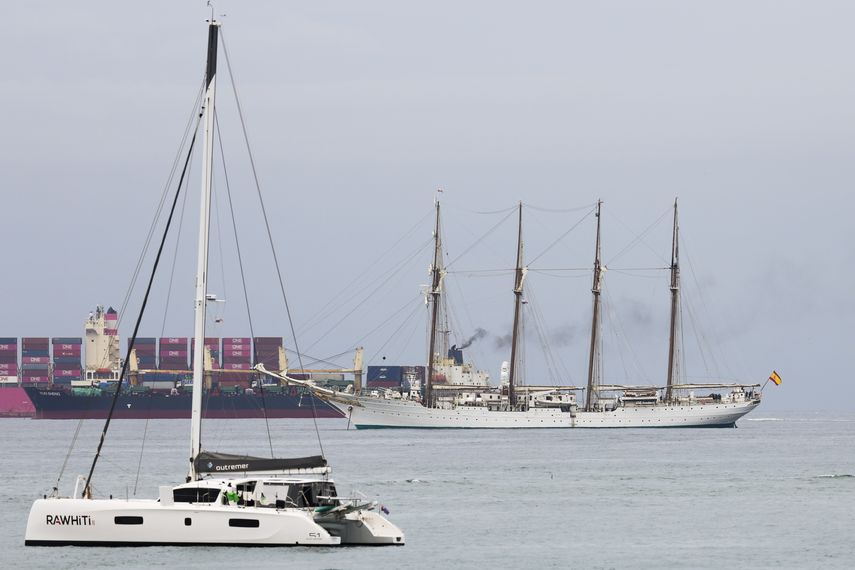 La reina Letizia viajará este fin de semana a Panamá para reunirse con su hija, la princesa Leonor, aprovechando la escala que el buque escuela Juan Sebastián de Elcano, en el que la heredera al trono español realiza su formación como guardiamarina, efectuará allí del 3 al 6 de mayo. La reina Letizia viajará este fin de semana a Panamá para reunirse con su hija, la princesa Leonor, aprovechando la escala que el buque escuela Juan Sebastián de Elcano, en el que la heredera al trono español realiza su formación como guardiamarina, efectuará allí del 3 al 6 de mayo.