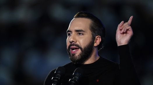 Bukele fustiga a Maduro por investigación de fiscalía de Venezuela en su contra