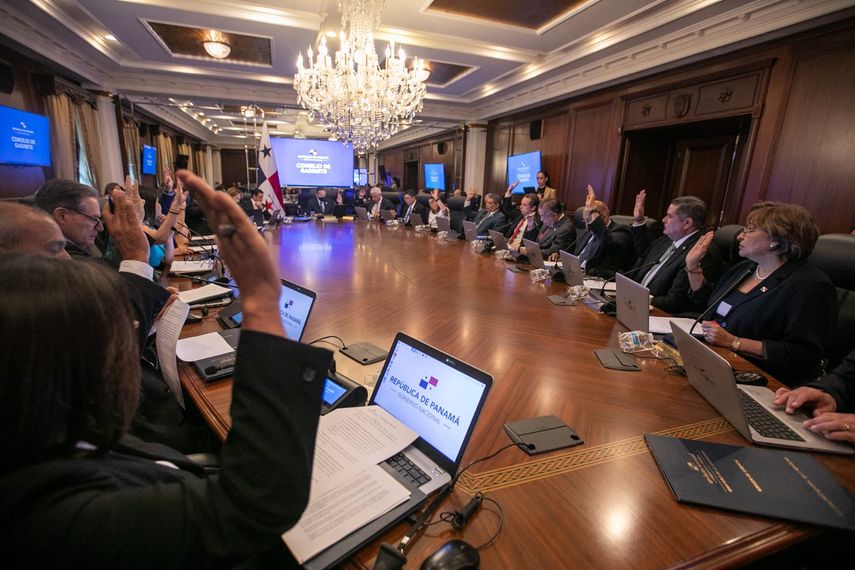 Consejo de Gabinete otorga fondo de $51 millones a empresas eléctricas