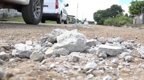 Residentes de Loma Colorada denuncian calles en mal estado