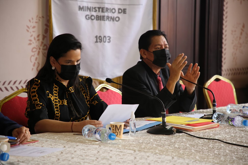 Según explicó el viceministro de Asuntos Indígenas, Ausencio Palacios, a solicitud de las autoridades tradicionales de los 12 territorios, Janaina Tewaney Mencomo del Mingob, instaló una Comisión de Alto Nivel para atender las prioridades de cada territorio de los siete pueblos originarios.