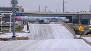 La gran tormenta de hielo y nieve que ha afectado a dos tercios de la geografía estadounidense ha dejado este domingo a más de 700.000 hogares, principalmente en estados del sur, sin suministro eléctrico.