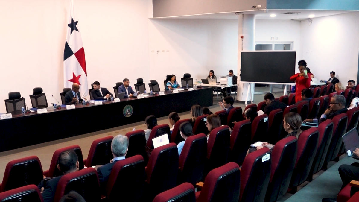 En la Asamblea Nacional se mantienen las evalauciones sobre el proyecto de sustancia económica. En la Asamblea Nacional se mantienen las evalauciones sobre el proyecto de sustancia económica.