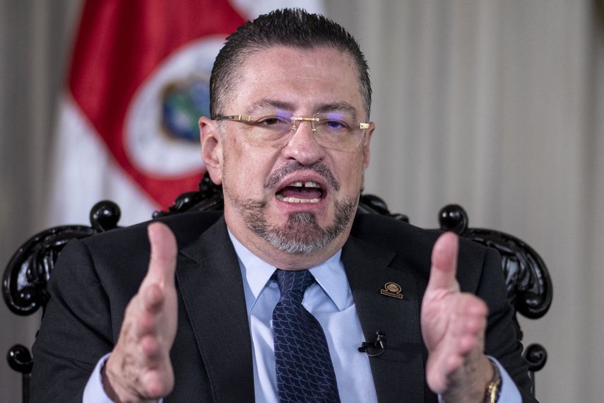 Acusan al presidente de Costa Rica por uso indebido de fondos del BCIE