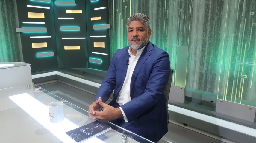 César Ruiloba: Los partidos tradicionales están en capilla ardiente