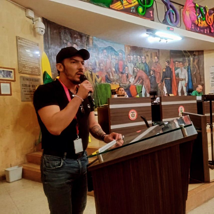 Un politólogo y antiguo actor porno será el nuevo ministro de la Igualdad del presidente Gustavo Petro en Colombia, una cuestionada elección en medio de recurrentes cambios de gabinete en su gobierno izquierdista. Un politólogo y antiguo actor porno será el nuevo ministro de la Igualdad del presidente Gustavo Petro en Colombia, una cuestionada elección en medio de recurrentes cambios de gabinete en su gobierno izquierdista. 