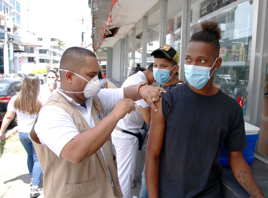 Minsa instala puntos para vacunación en Vía España