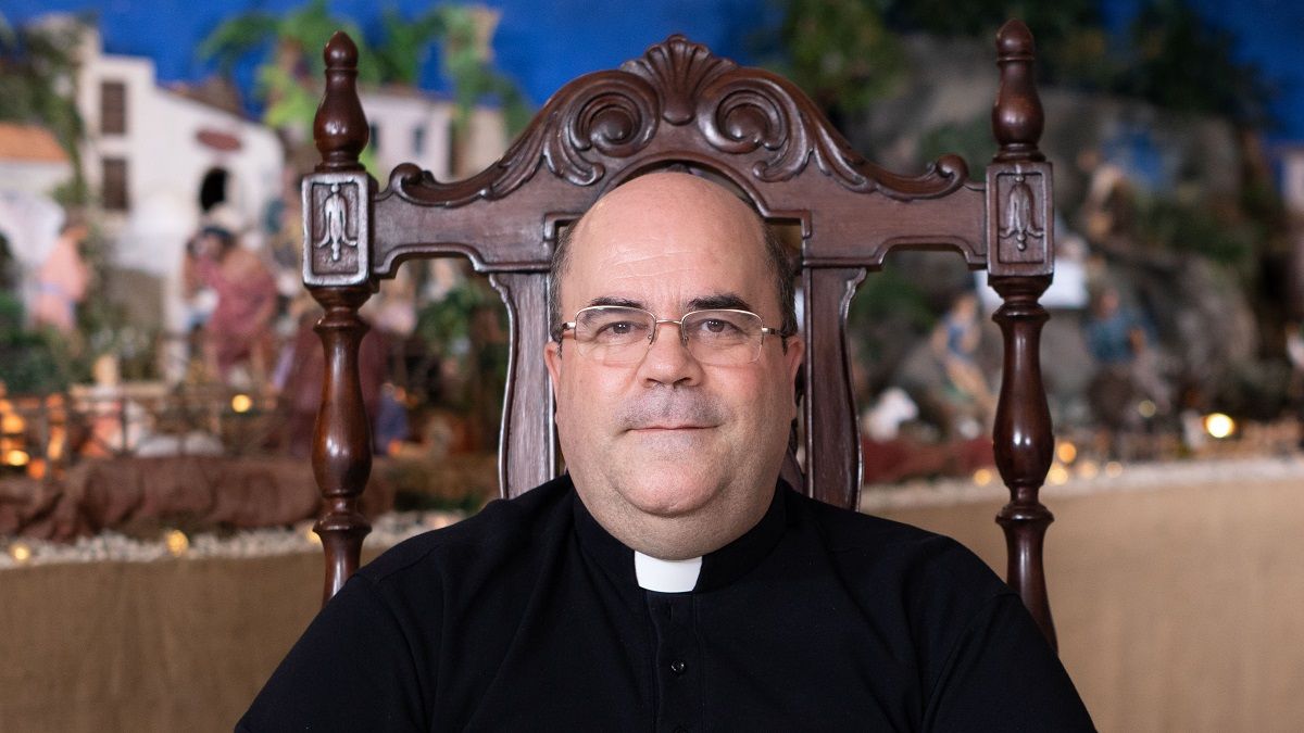 Fray Javier Mañas brinda apoyo a comunidad de El Chorrillo