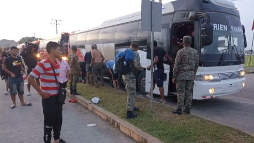 Traslado de migrantes hacia Costa Rica es afectado por cierre de vías