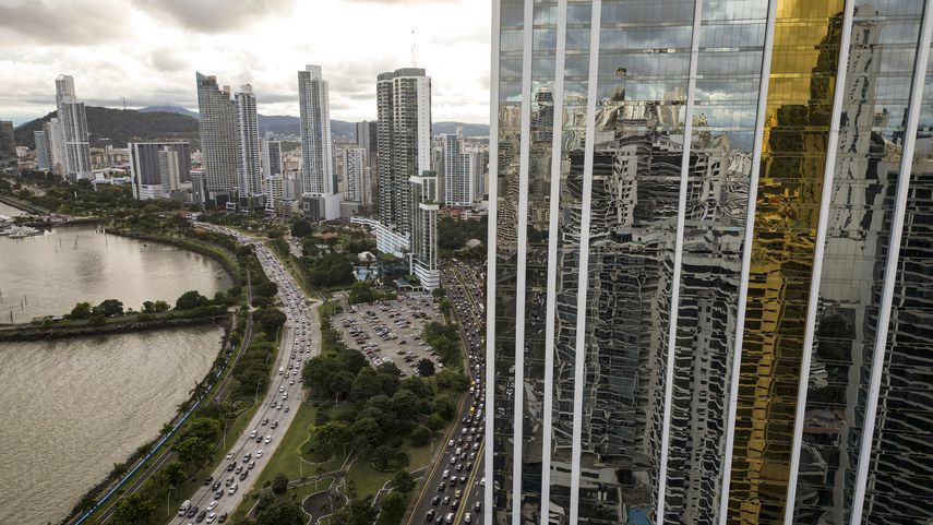 El Índice Mensual de Actividad Económica (IMAE) de Panamá acumuló un incremento del 4,24 % en los primeros ocho meses de 2025, con un crecimiento del 1,61 % interanual a agosto pasado. El Índice Mensual de Actividad Económica (IMAE) de Panamá acumuló un incremento del 4,24 % en los primeros ocho meses de 2025, con un crecimiento del 1,61 % interanual a agosto pasado.