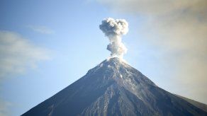 Volcán de Fuego de Guatemala registra explosiones