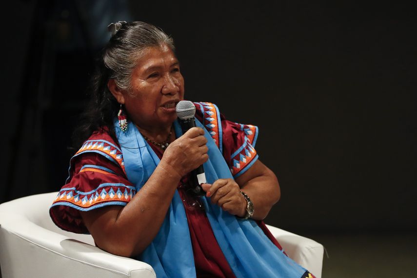 El Fondo de Población de las Naciones Unidas (UNFPA) conmemoró este jueves el Día Mundial de la Población con la inauguración de la exposición fotográfica ´Pasos firmes en igualdad de género y salud femenina´ sobre las mujeres de la etnia indígena Ngäbe panameña. El Fondo de Población de las Naciones Unidas (UNFPA) conmemoró este jueves el Día Mundial de la Población con la inauguración de la exposición fotográfica ´Pasos firmes en igualdad de género y salud femenina´ sobre las mujeres de la etnia indígena Ngäbe panameña.