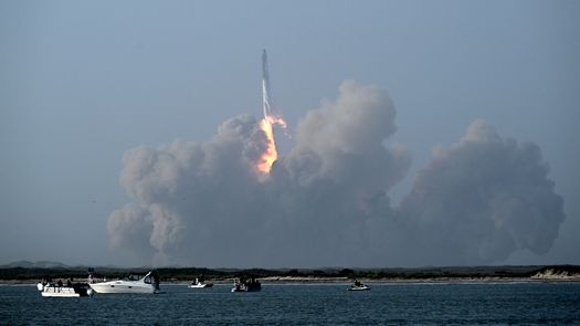 Megacohete Starship de SpaceX explota en pleno vuelo en primer ensayo
