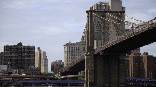 El virus se propaga incluso en lugares donde los programas de vacunación han tenido éxito, como en EEUU, que vive una nueva ola impulsada por la variante delta. AFP