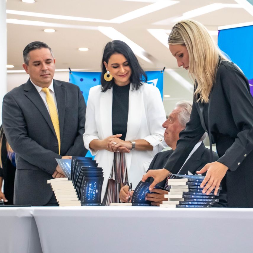 Panamá: Firman pacto que fomenta liderazgo y transformación