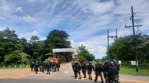 Hoy nuevamente se protagonizaron enfrentamientos en Chiriquí, con la Policía Nacional; esta vez fue el SUNTRACS y el Sindicato de la Universidad de Panamá por protestar por los altos costos del combustible.
