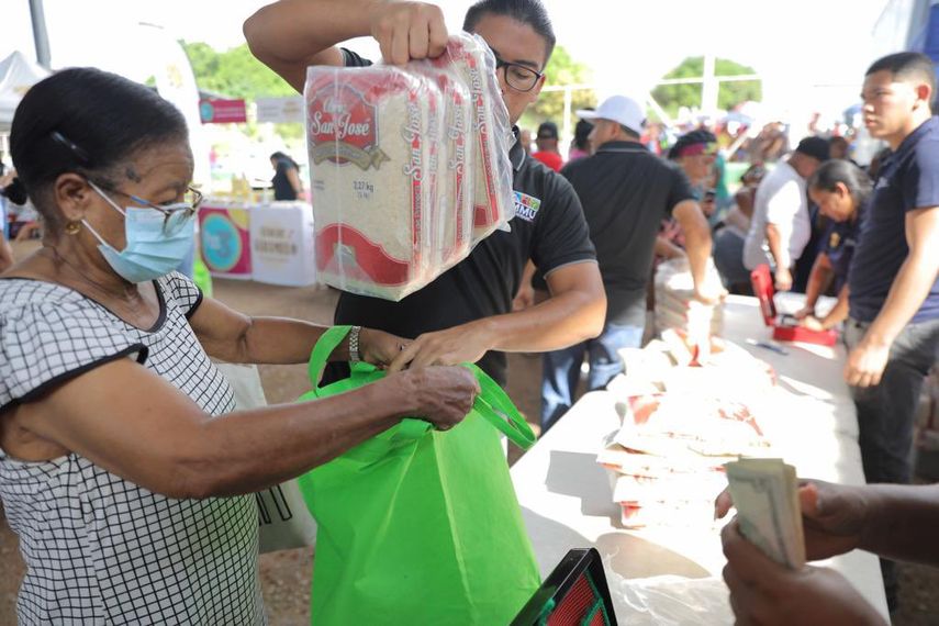 El Instituto de Mercadeo Agropecuario (IMA) informó que este jueves 14 de septiembre tendrá Agroferias en varios puntos del país, donde los panameños pueden adquirir productos de la canasta básica a bajos costos. El Instituto de Mercadeo Agropecuario (IMA) informó que este jueves 14 de septiembre tendrá Agroferias en varios puntos del país, donde los panameños pueden adquirir productos de la canasta básica a bajos costos.