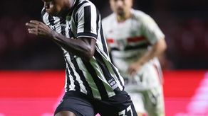 El Botafogo de Brasil publicó este martes una fotografía del futbolista panameño Kadir Barría acompañada del mensaje: “Nuestra joya del barrio”. La publicación surgió luego de conocerse la lista oficial de convocados de la Selección de fútbol de Panamá para el Mundial 2026, en la que no figura el jugador panameño.