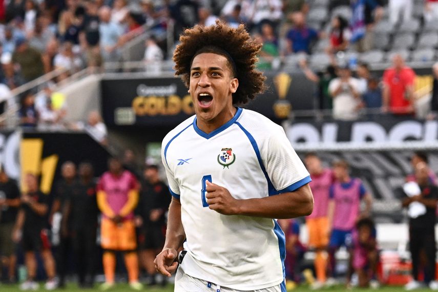 El centrocampista panameño Adalberto el Coco Carrasquilla prometió que pronto demostrará que no fue equivocada su decisión de dejar al Houston Dynamo estadounidense para fichar por el Pumas mexicano. El centrocampista panameño Adalberto el Coco Carrasquilla prometió que pronto demostrará que no fue equivocada su decisión de dejar al Houston Dynamo estadounidense para fichar por el Pumas mexicano.