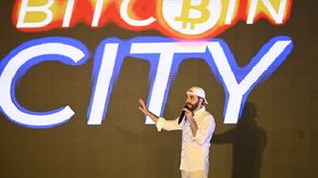 FMI urge a El Salvador a eliminar el bitcóin como moneda de curso legal