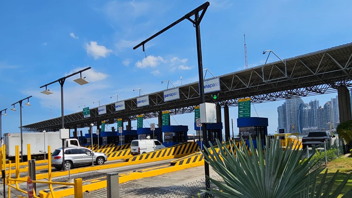 El diputado Betserai Richards, cuestionó la falta de mantenimiento en los corredores. El diputado Betserai Richards, cuestionó la falta de mantenimiento en los corredores.