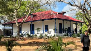 El presidente de la República, José Raúl Mulino, inauguró este viernes en Las Tablas, provincia de Los Santos, la histórica Casa Museo El Pausílipo. Esta antigua residencia de campo del tres veces mandatario Belisario Porras es un emblema del patrimonio cultural del país.