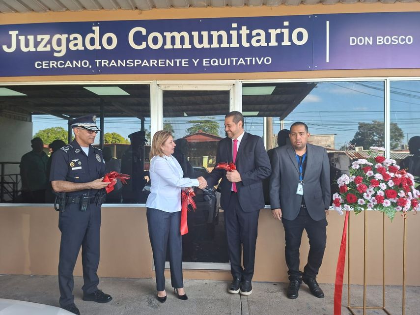 Con la presencia de la Ministra de Gobierno