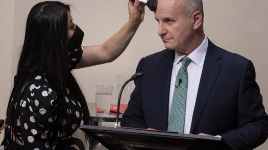 Candidatos presidenciales de Costa Rica se mueven al ritmo de TikTok para convencer indecisos
