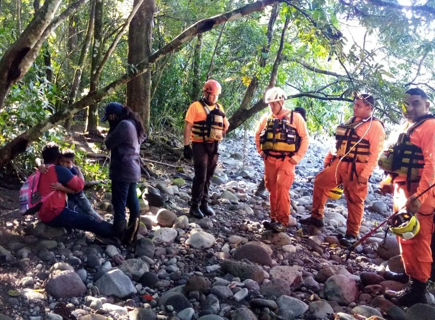 Estamentos de seguridad rescataron a los menores en zona montañosa