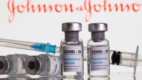 Vacuna de J&J aumenta riesgo de rara enfermedad del sistema nervioso