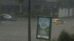 Advierten mal tiempo por paso de Onda Tropical