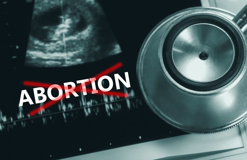 Prohibición del aborto en las primeras 6 semanas entra en vigor en Florida