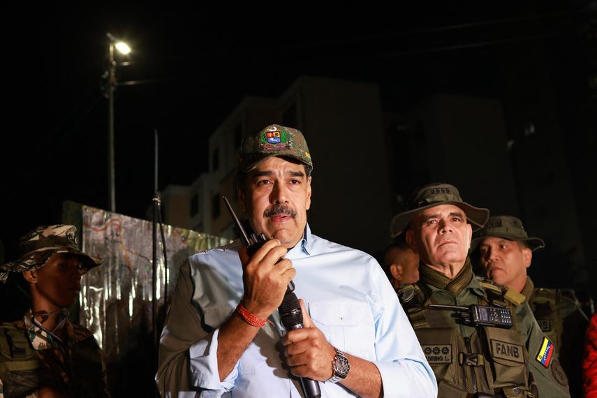 Autoridades gubernamentales venezolanas manifestaron este domingo lealtad y respaldo al presidente Nicolás Maduro