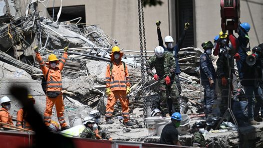 Colombia busca un milagro entre escombros tras terremoto de 7,4 y 281 muertos Colombia busca un milagro entre escombros tras terremoto de 7,4 y 281 muertos