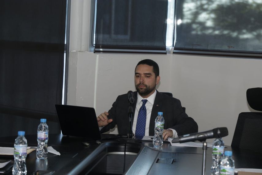 El diputado Roberto Zúñiga promotor de la iniciativa sobre Carrera Administrativa. El diputado Roberto Zúñiga promotor de la iniciativa sobre Carrera Administrativa.