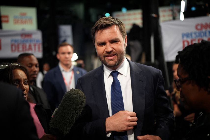 Trump anuncia al senador J.D. Vance como su vicepresidente para elecciones