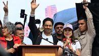 El candidato izquierdista a la presidencia de Colombia, Iván Cepeda, cerró el sábado su campaña en un evento junto a miles de personas en la capital Bogotá, a una semana del balotaje en el que enfrentará al ultraderechista Abelardo de la Espriella. El candidato izquierdista a la presidencia de Colombia, Iván Cepeda, cerró el sábado su campaña en un evento junto a miles de personas en la capital Bogotá, a una semana del balotaje en el que enfrentará al ultraderechista Abelardo de la Espriella.