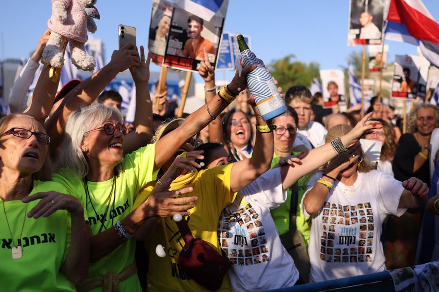 Tel Aviv estalla ante la esperada liberación de los rehenes: La pesadilla ha terminado