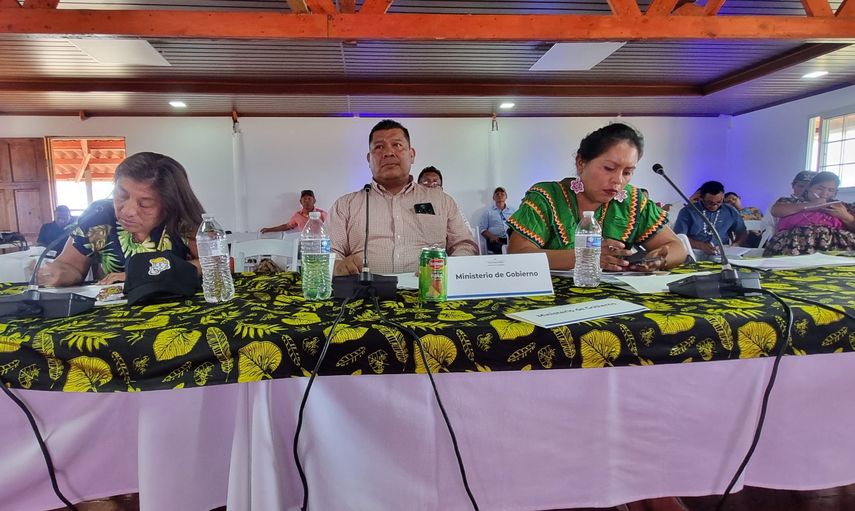 Los pueblos indígenas piden al gobierno actuar frente a los Estados Unidos. Los pueblos indígenas piden al gobierno actuar frente a los Estados Unidos.