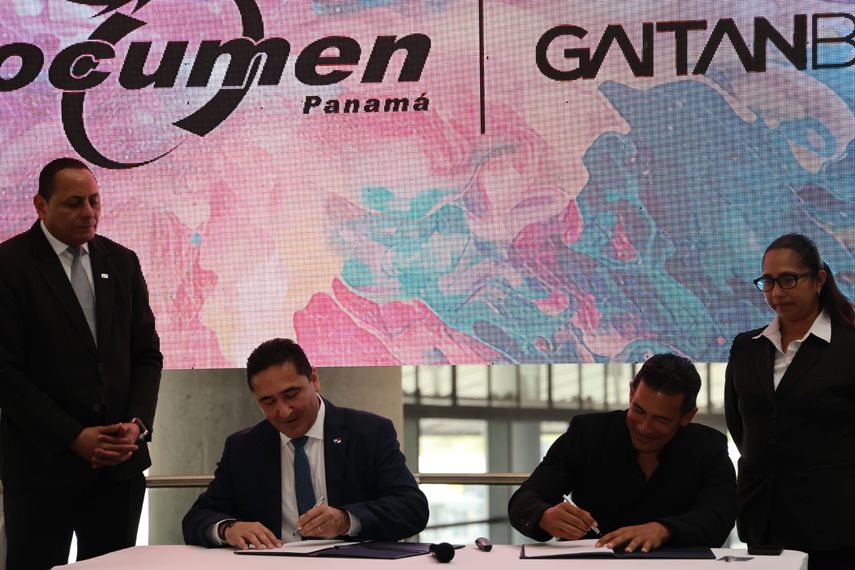 Los grandes talentos y glorias panameñas destacadas a nivel mundial, que han dejado una huella significativa en los ámbitos de la ciencia, cultura, música y deportes, serán exaltadas en un área especial del aeropuerto de Tocumen. Los grandes talentos y glorias panameñas destacadas a nivel mundial, que han dejado una huella significativa en los ámbitos de la ciencia, cultura, música y deportes, serán exaltadas en un área especial del aeropuerto de Tocumen.