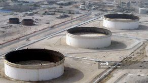 Arabia Saudita y Emiratos acentúan la presión y hacen caer denuevo el petróleo