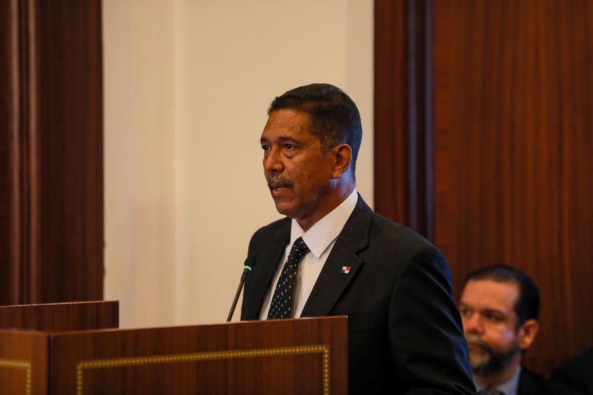 El Consejo de Gabinete autorizó a la Autoridad de Aseo Urbano y Domiciliario (AAUD) a celebrar con la empresa ECOLIMPIA, S.A., un contrato transitorio de 2 años con un período de pruebas de 3 meses para la operación del relleno sanitario de Cerro Patacón.