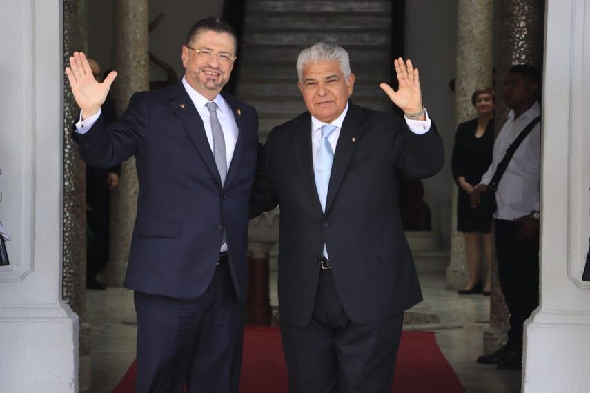 Costa Rica descarta invasión de EE.UU. a Panamá y llama al diálogo