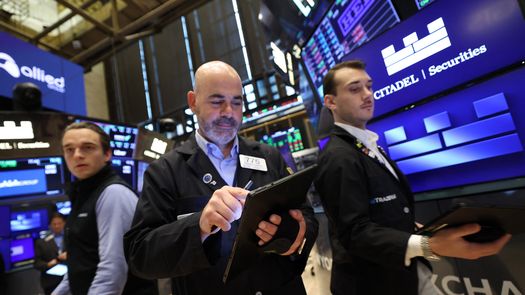 Fed mantiene sus tasas de interés y degrada pronóstico para economía de EEUU